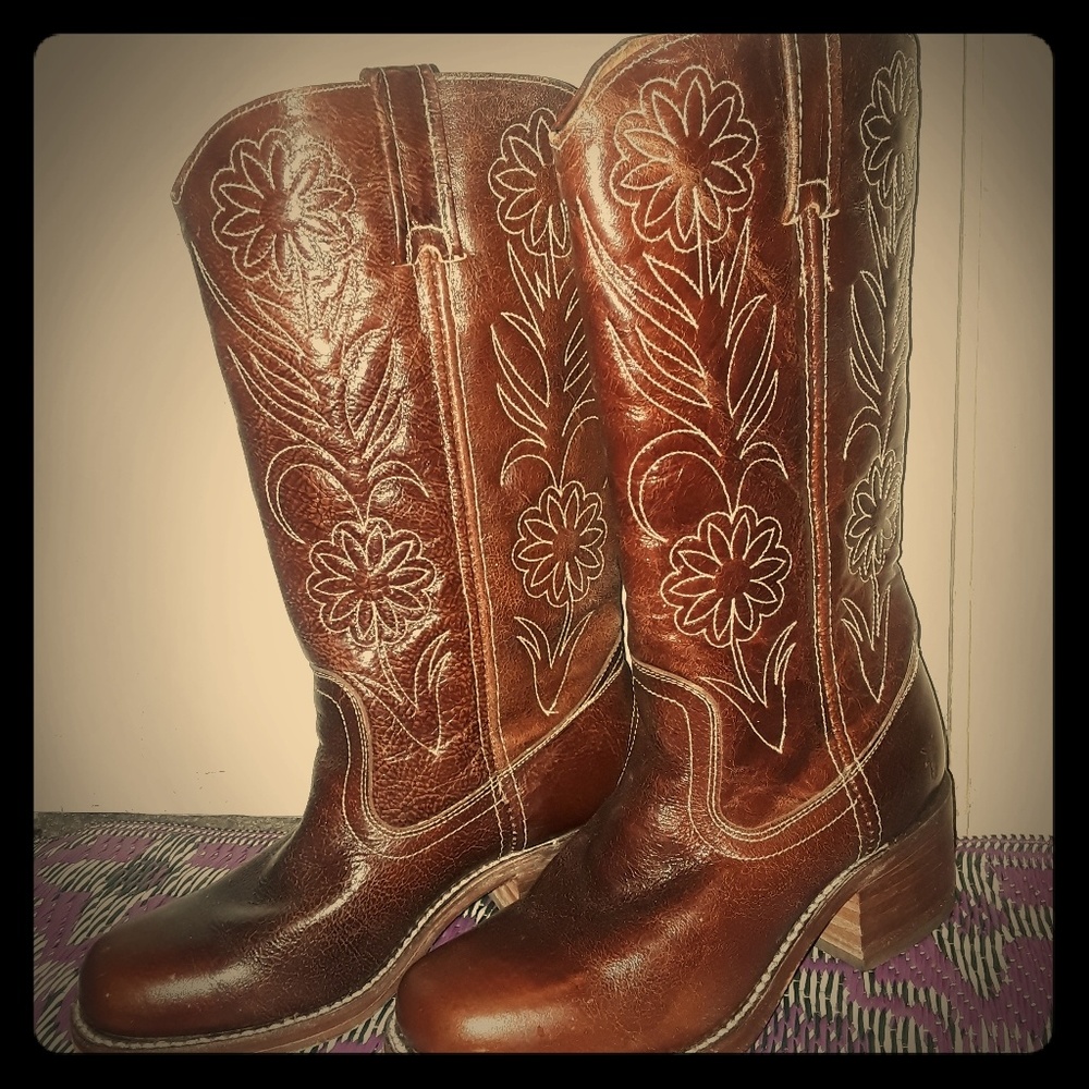 Frye square toed cowboy boots size 7